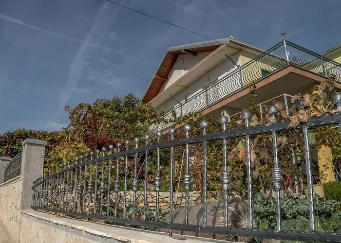 아파트 With Wifi Marina, Trogir - 22691 산책길