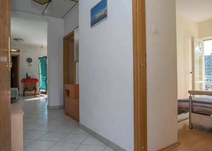 아파트 With Wifi Marina, Trogir - 22691 산책길