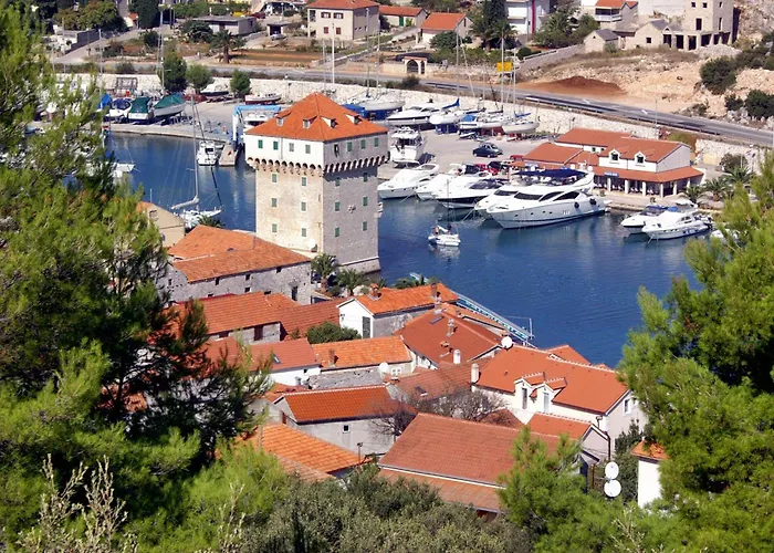 With Wifi Marina, Trogir - 22691 산책길